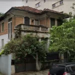 Prefeitura de SP multa “Casa Abandonada” de podcast por falta de limpeza