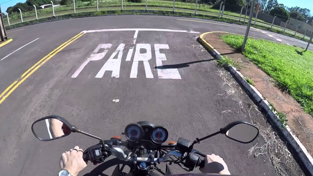 Instrutores de motocicleta em autoescola recebem direito a adicional de periculosidade